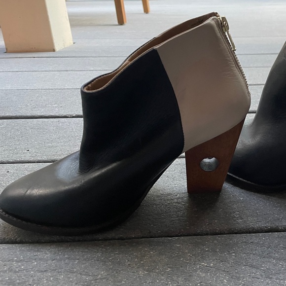Gorgeous two-tone Nina Payne ankle booties size 39 - Picture 2 of 4